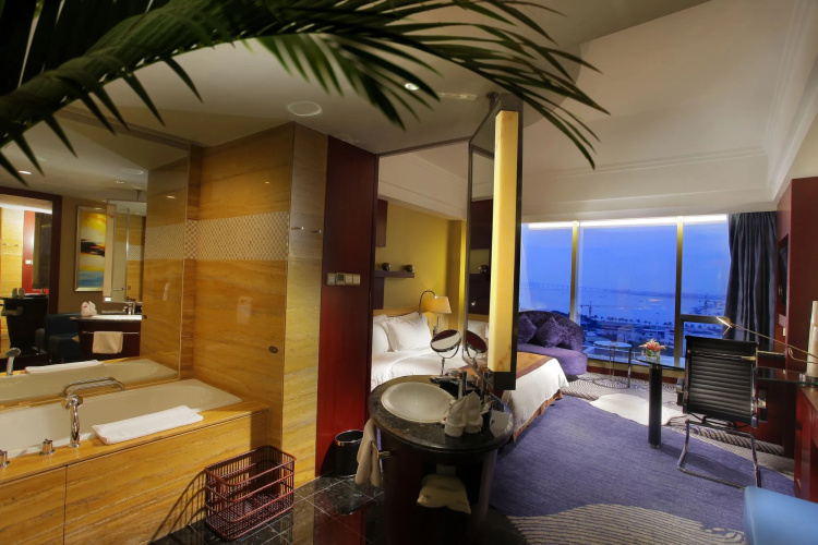 Zhuhai Charming Holiday Hotel