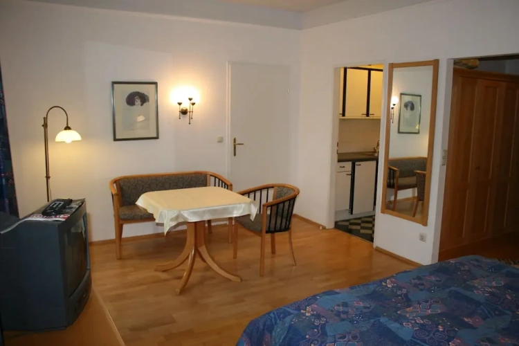 1 Bedroom Apartment with lake view