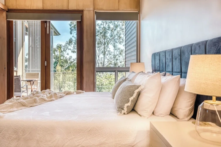 3 Bedrooms Apartment