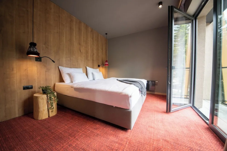 Hotel Nomad