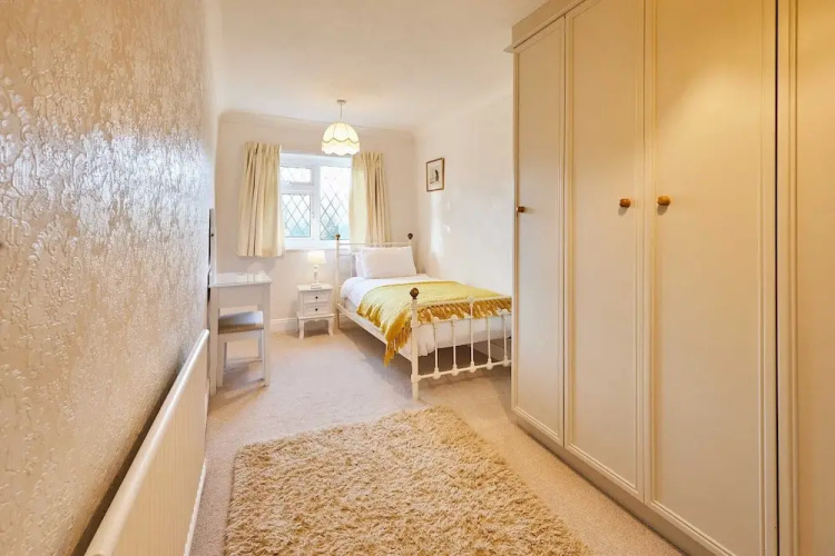 Host Stay Ailsa Cottage