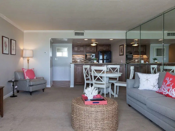 Gulf Shore Condo #306 - 1 Br condo by RedAwning