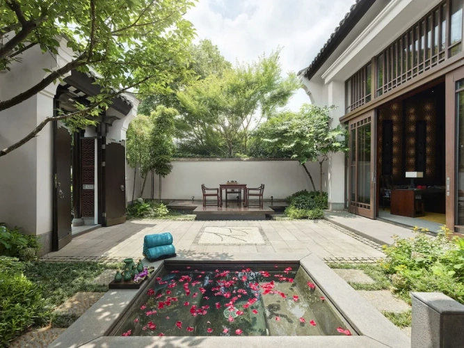 2 Bedrooms Family Villa with lake view