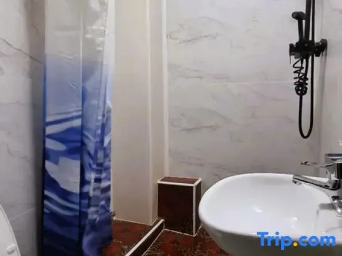 Ayanchin Hotel