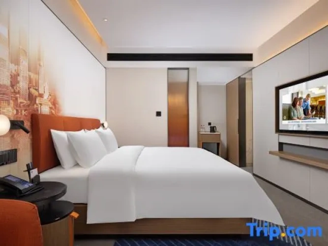 Deluxe Double room with city view
