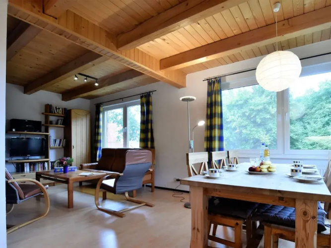 Luxuriose Ferienwohnung in Boddin mit Garten