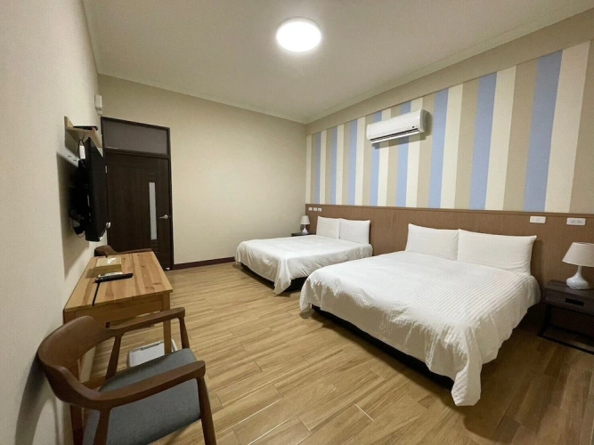 Standard Quadruple room