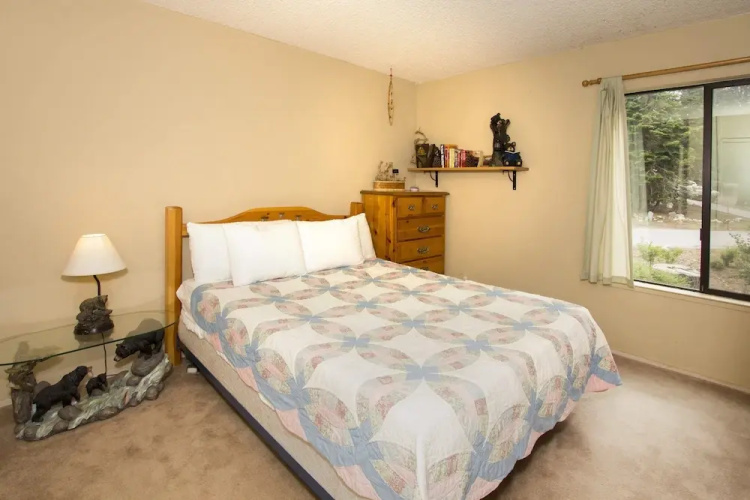 Summit #217 - A Couples Getaway Dream!