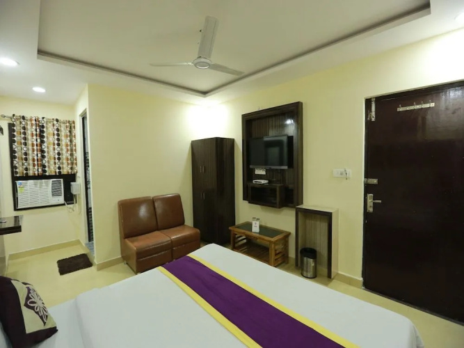 OYO 8883 Hotel Comfort Zone