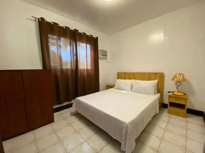 Deluxe Sextuple Suite