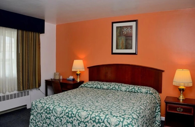 Cardinal Inn