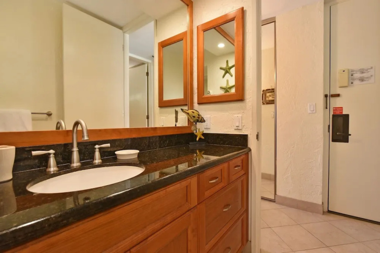 Papakea #e207 1 Bedroom Condo by RedAwning