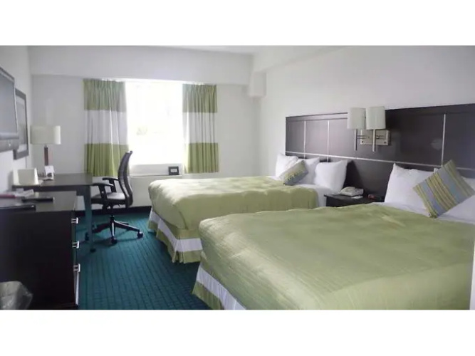 Emerald Crown Hotel