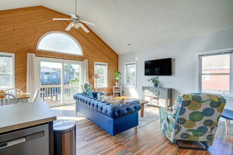 Charming Nags Head Retreat: Half-mi to State Park!