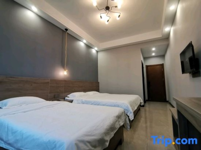 Standard Triple Family room