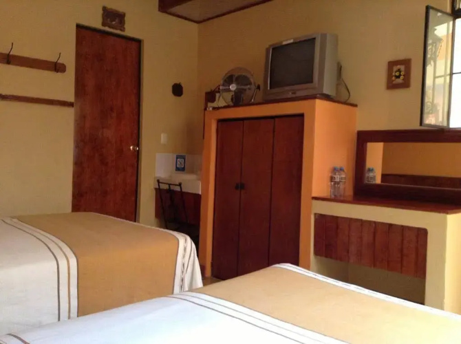 Hotel Hostal Los Faroles