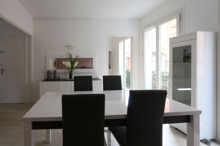 Apartments Riverside Toulouse, The Art Of HostingOver view