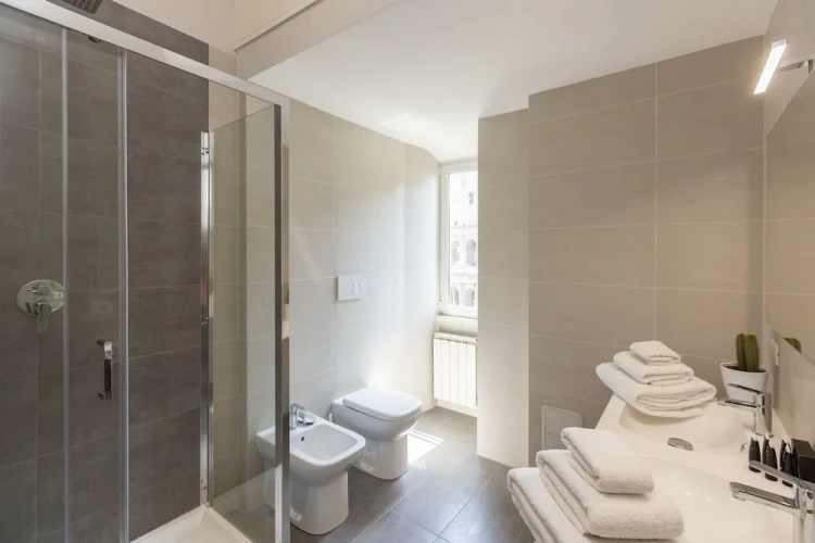 1 Bedroom Luxury Apartment with city view