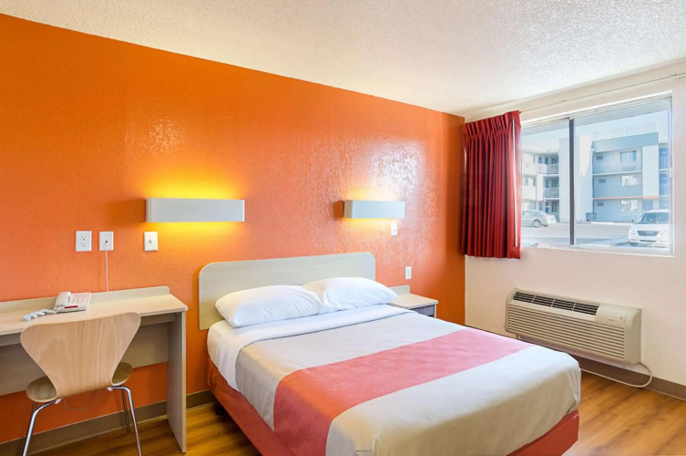 Motel 6 Denver, CO – Downtown