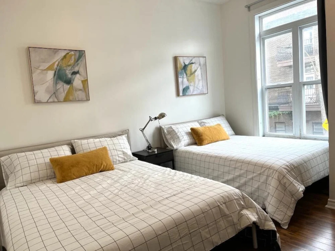 Chez Mont Royal Apartments