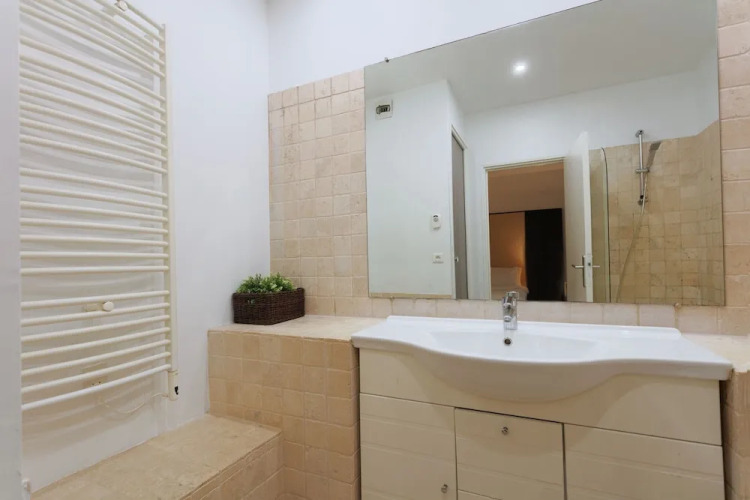 Parc Monceau - Courcelles Apartment - Image 11