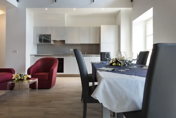 1 Bedroom Apartment with lake view