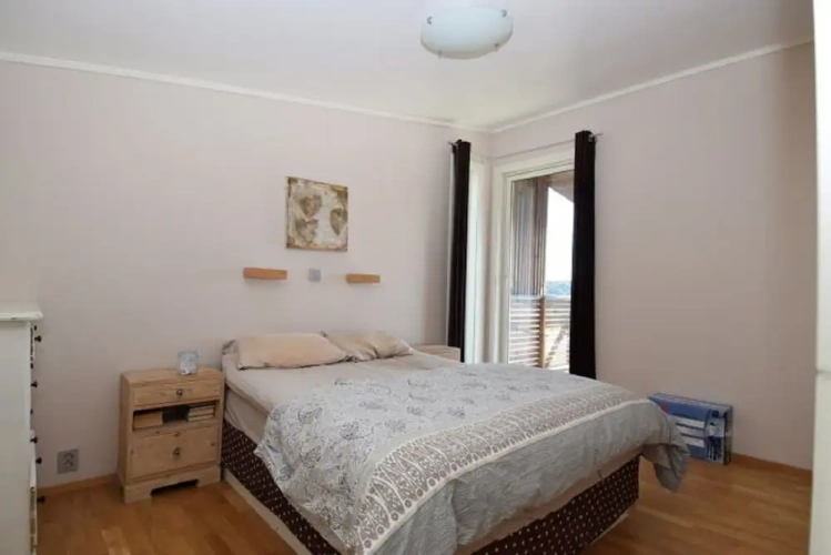4 Bedrooms Apartment