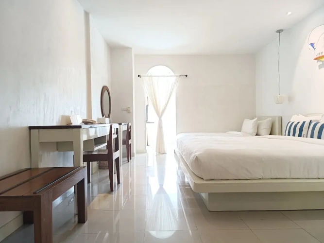 Deluxe Triple room with balcony