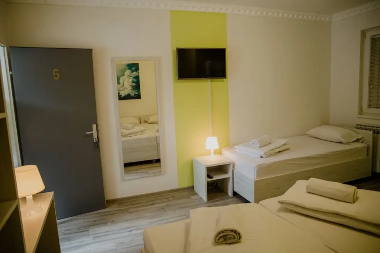 1 Bedroom Standard Double room with city view