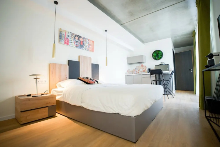 Arrow Hotel