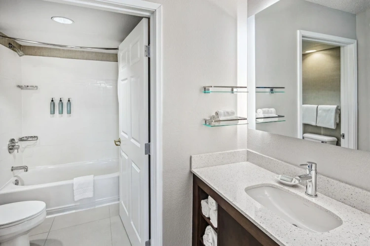 1 Bedroom Suite