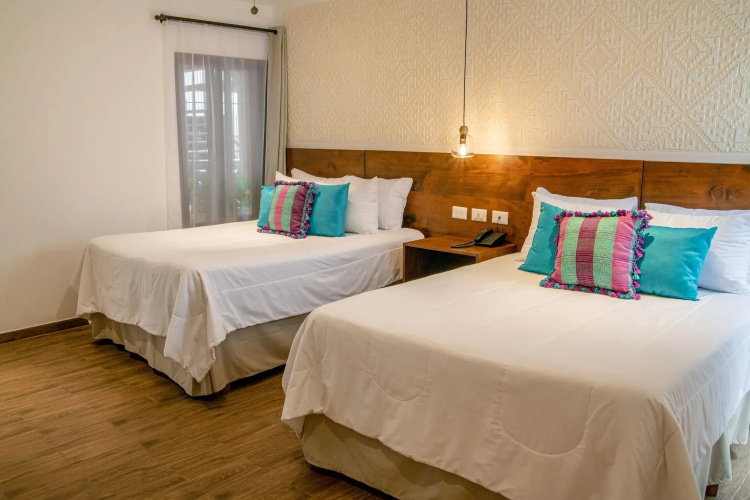 Las Camelias Inn