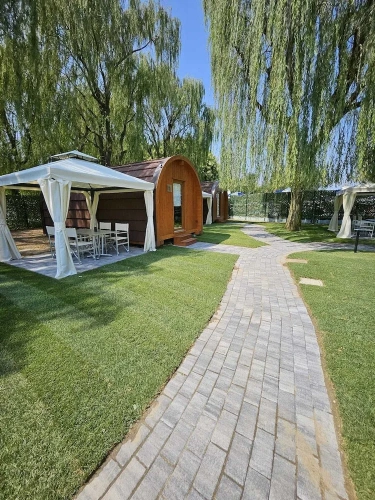 Deluxe Cottage
