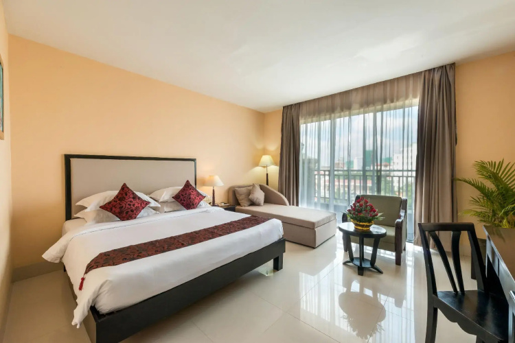 Almond Hotel Sothearos