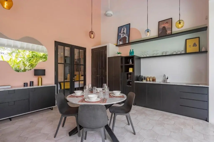 2 Bedrooms Villa