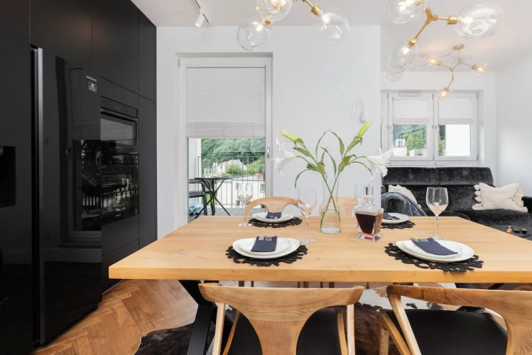 Stylish Apartment by Renters Prestige