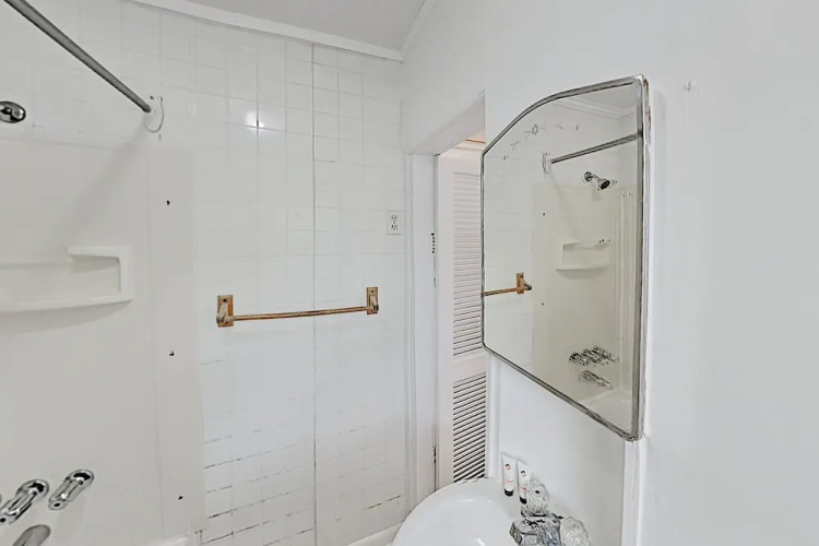 Ahh Folly Studio: Upstairs Studio OceanView Duplex