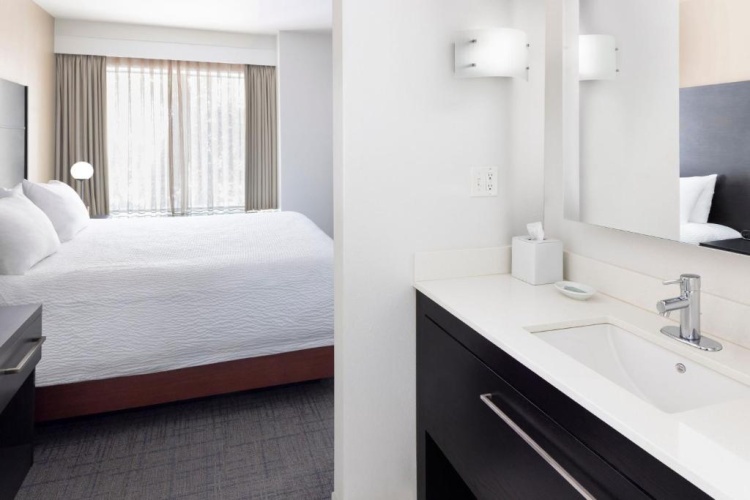 1 Bedroom Suite