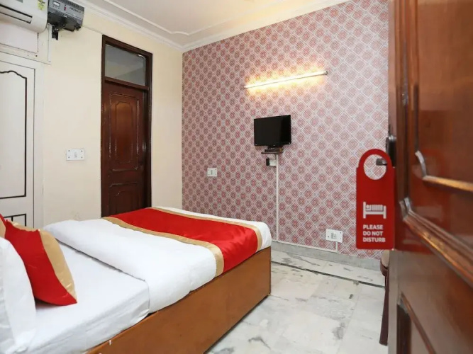 OYO 24421 Classic Hotel