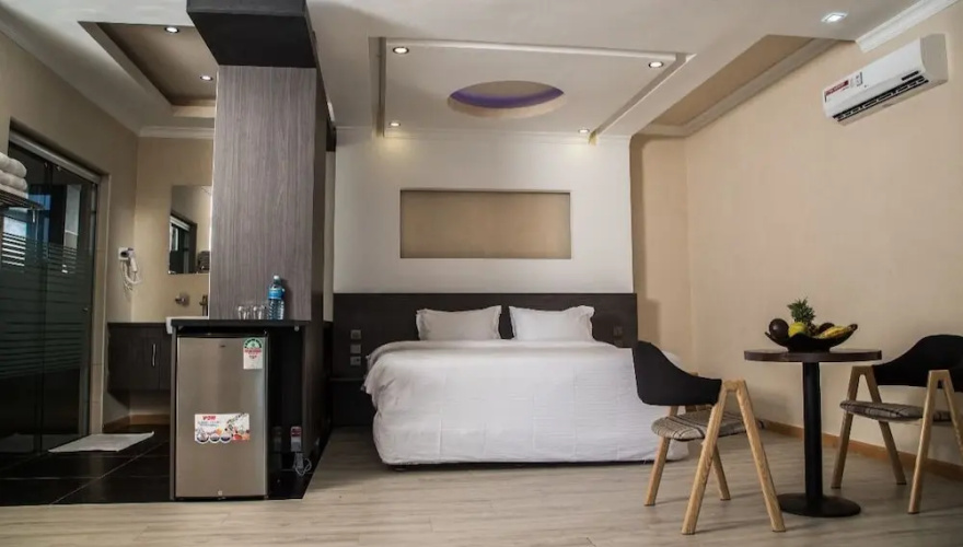 Charchoma Accommodation- Wells Villa