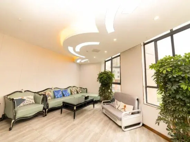 Hua Deng Hotel
