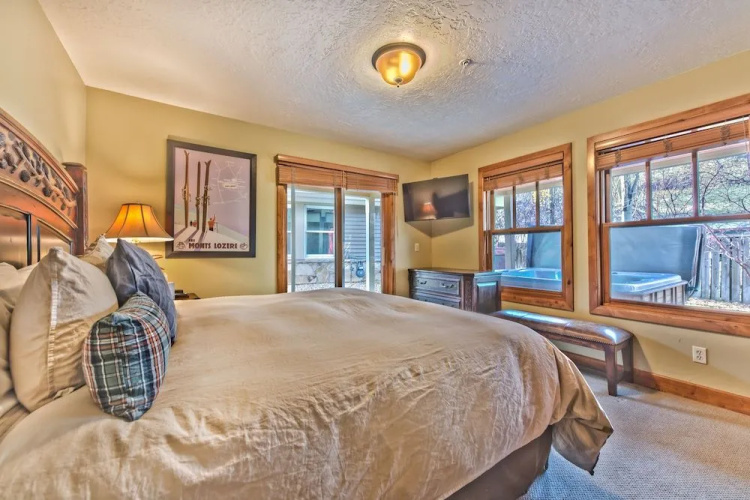 Abode on Nakoma Home
