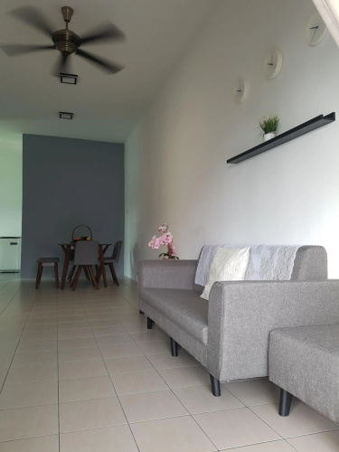 Pinky Villa