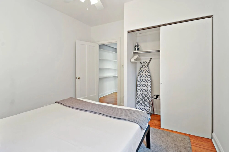 Darling 1BR Apartment in Lakeview