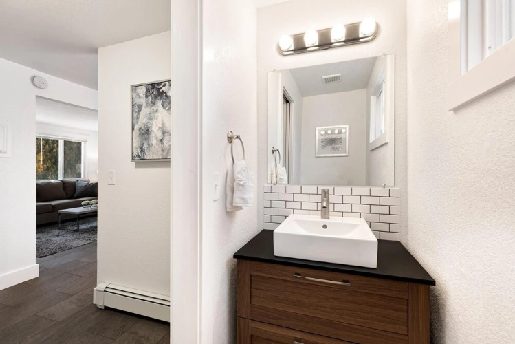 Comfortable Abode Near Historic Downtown