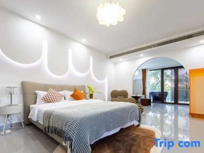 4 Bedrooms Family Villa