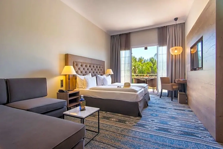 Double room with pool view