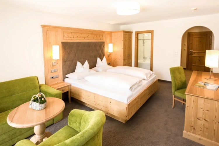 Deluxe Double room with balcony