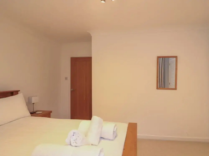 3 Hamstone Court