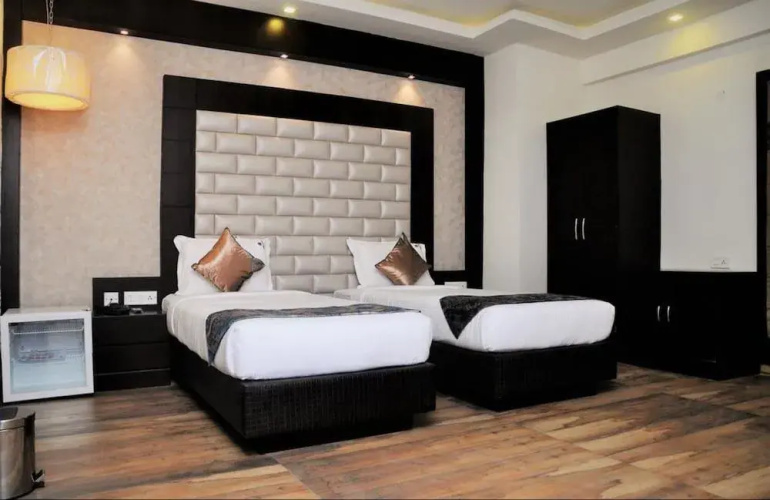 Hotel Ivory Inn